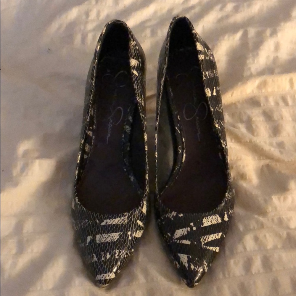 Jessica Simpson black and white print heels